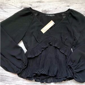 DO+BE black Long Puff Sleeve Long pleated top size small NEW WITH TAGS